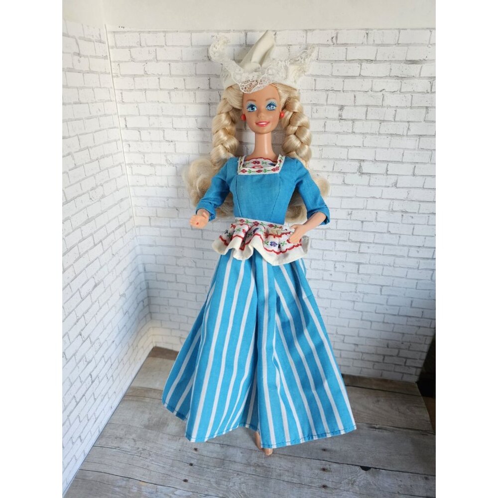 1993 Mattel Dolls of the World Dutch Barbie Blonde Braids Blue Dress Vintage - Picture 2 of 7